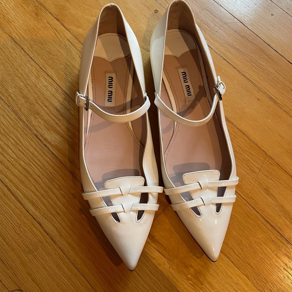 Miu Miu white patent leather flats size 36 - Picture 2 of 7